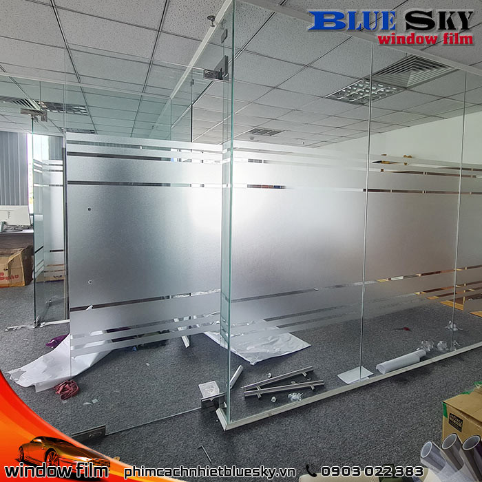 Giấy Dán Kính Mờ Giải Pháp Hoàn Hảo Cho Không Gian Riêng Tư